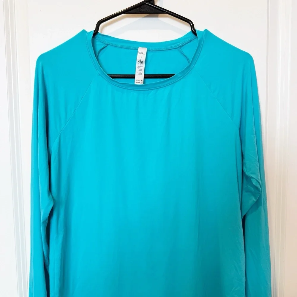 Alo Yoga Womens Performance Long Sleeve Top Small Blue‎ Lightweight Breathable
